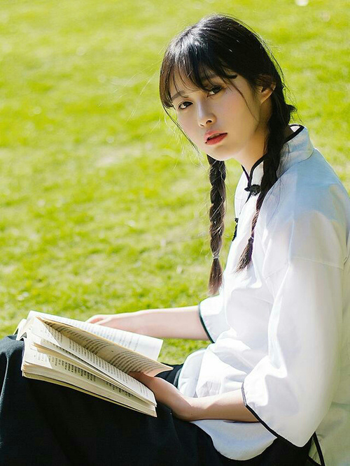 开云中国-“德甲新星闪耀：年轻力冲击联赛榜首”，德甲青训