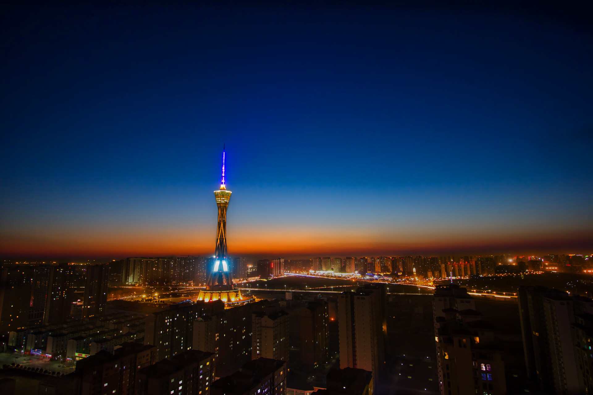 开云官方网站-“战术深度：不同球队的核心战术揭秘”，球队战术怎么设置