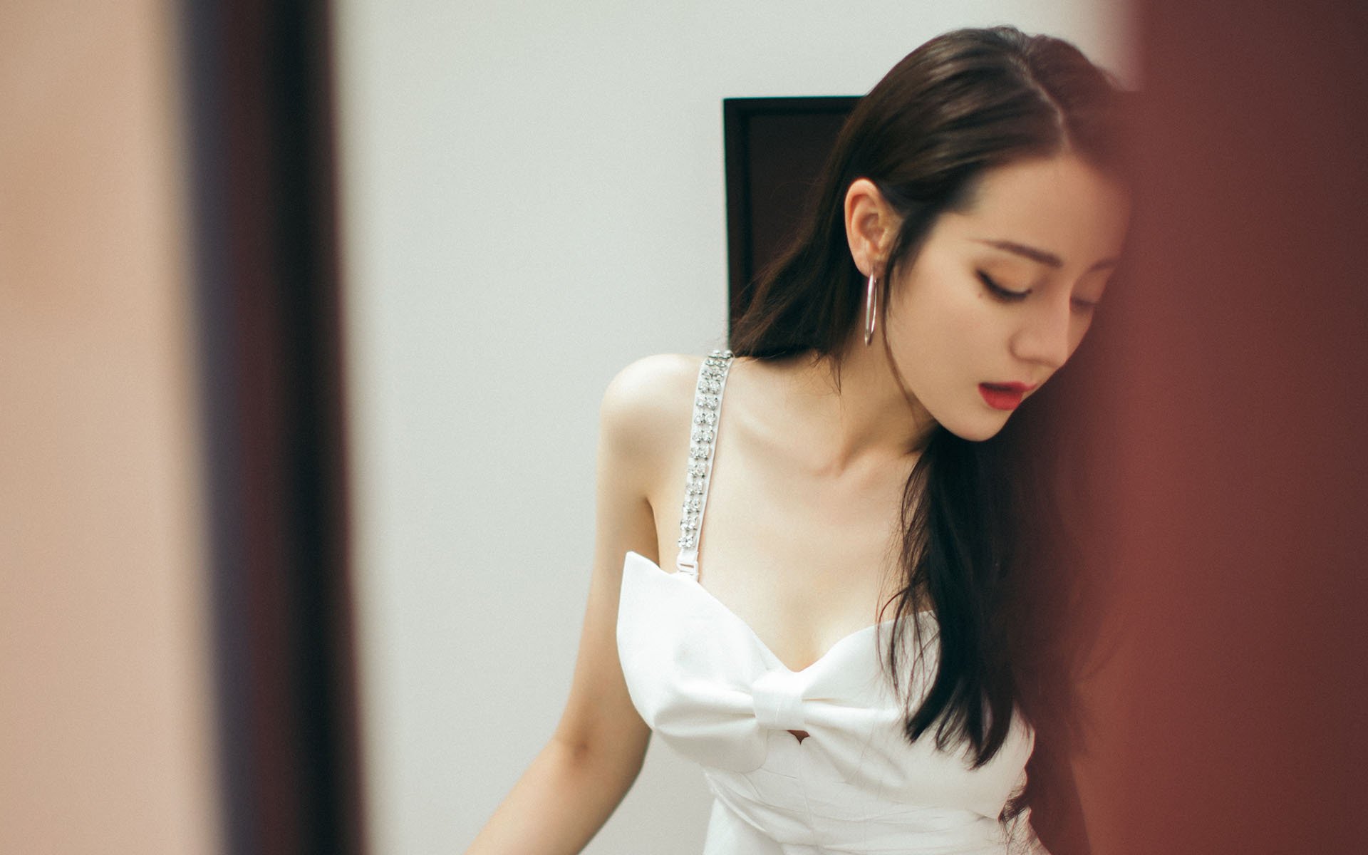 开云官方网站-蛙泳决赛希腊选手险胜对手，蛙泳国际比赛视频